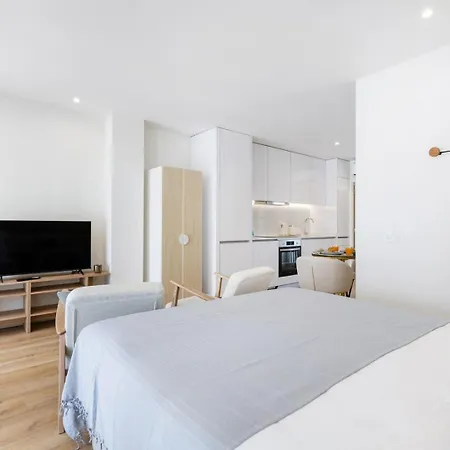 Glow | 111 Collection Apartment *